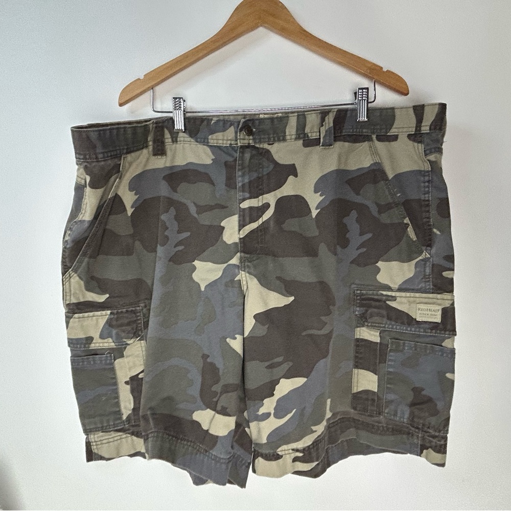 Red Head Gray Camo Cargo Shorts‎ Men's 46